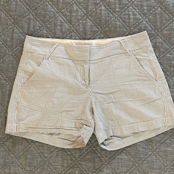 J Crew Women’s Size 6 White Gray Seersucker Lightweight Shorts - Picture 7 of 8